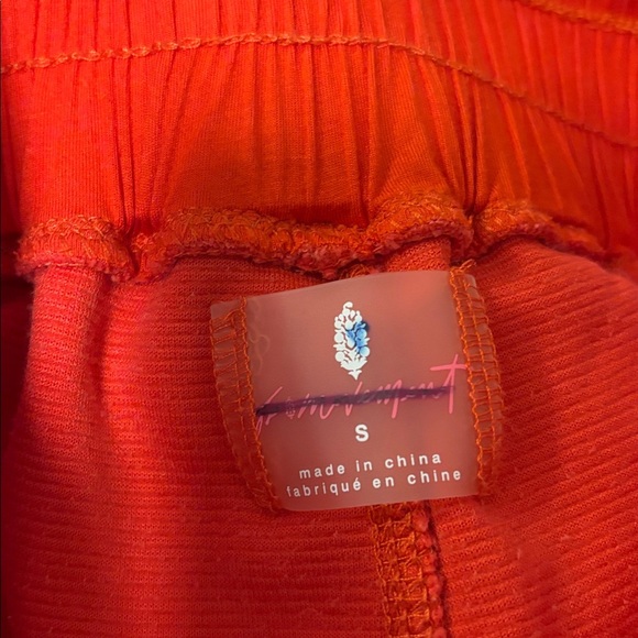 Free People FP movement Friday Love red velvet joggers size small - Picture 9 of 9